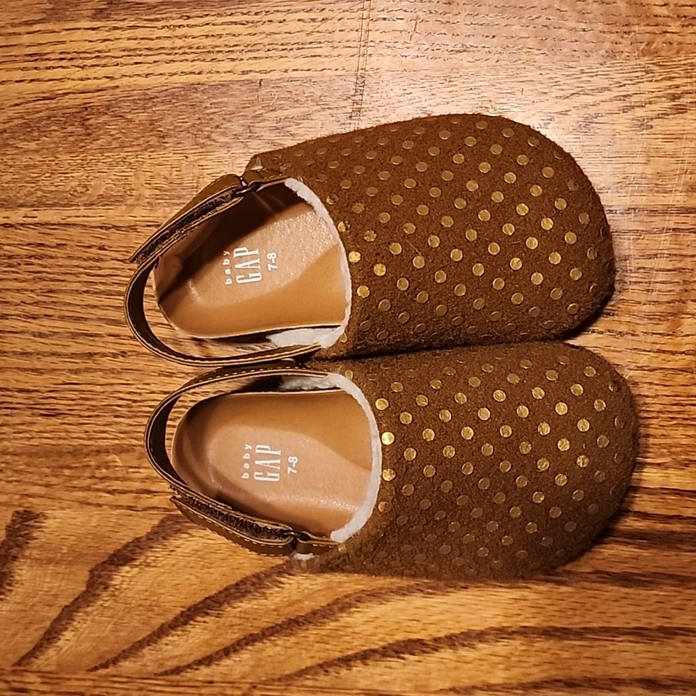 SOLD - GAP Toddler Girls clogs size 7-8 - Picture 2 of 4